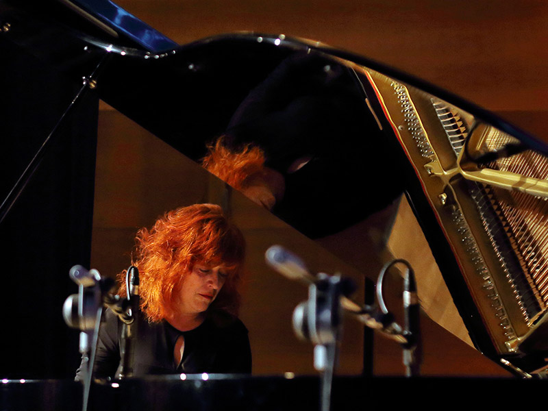 Adela Martín al piano